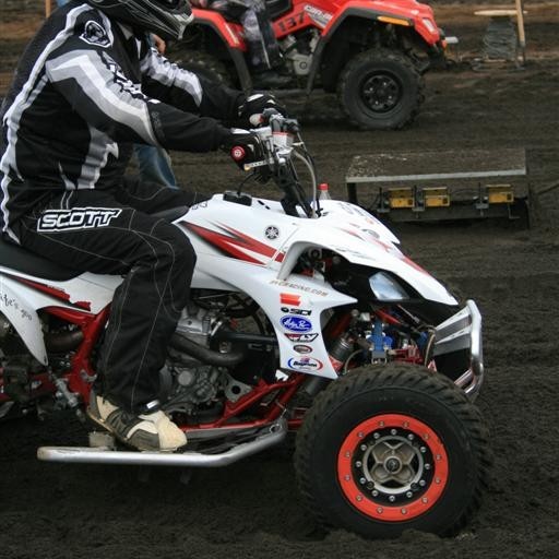 crop-05.09.2009_882__large_