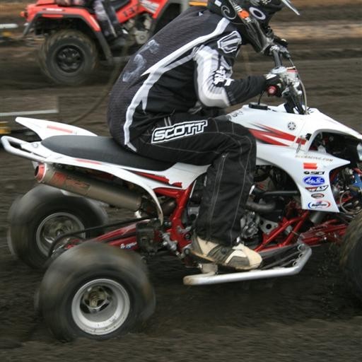 crop-05.09.2009_889__large_