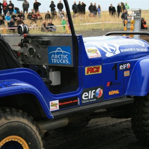 crop-05.09.2009_636__large_