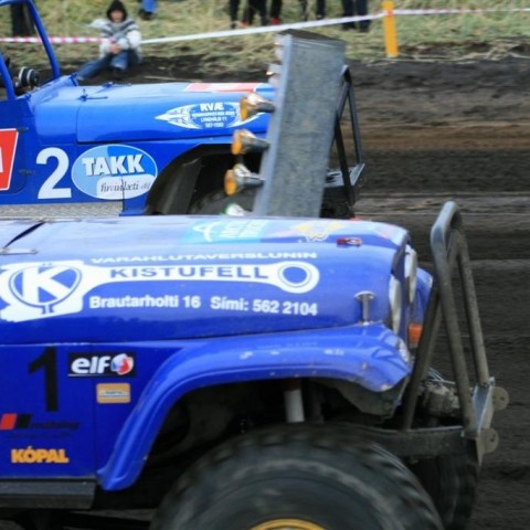 crop-05.09.2009_922__large_