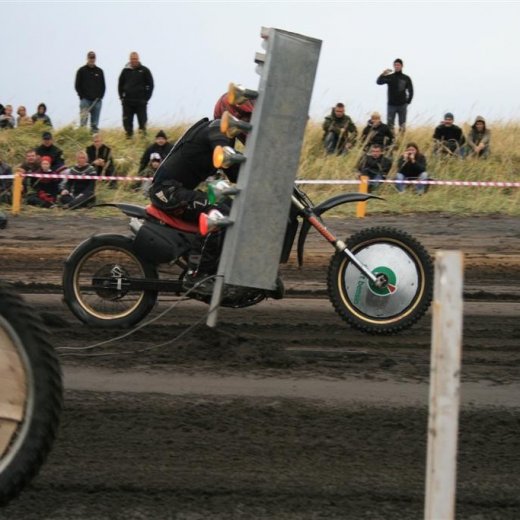 crop-05.09.2009_480__large_