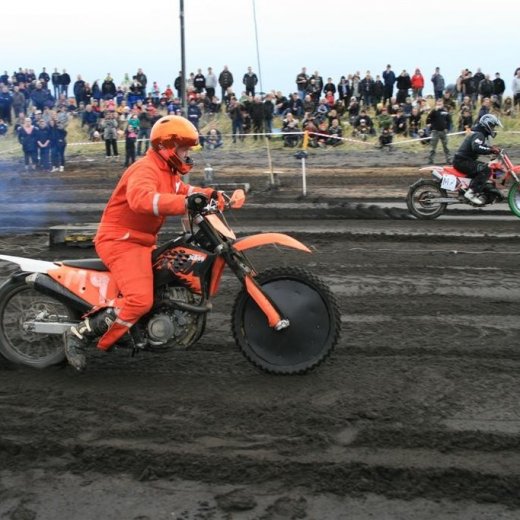 crop-05.09.2009_582__large_