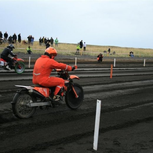 crop-05.09.2009_584__large_