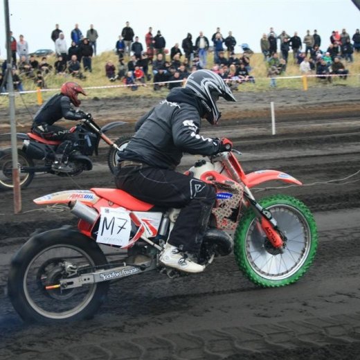 crop-05.09.2009_736__large_