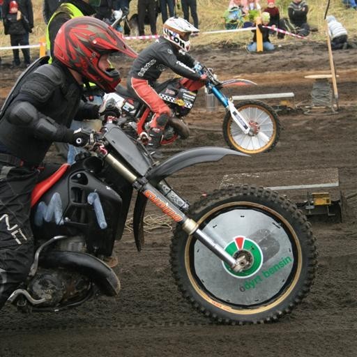 crop-05.09.2009_885__large_