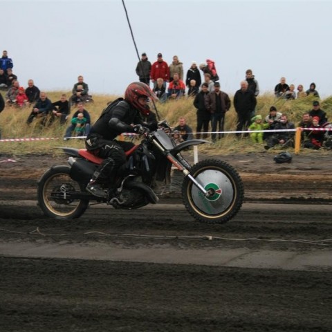 crop-05.09.2009_479__large_