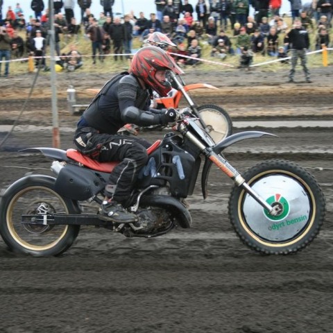 crop-05.09.2009_589__large_