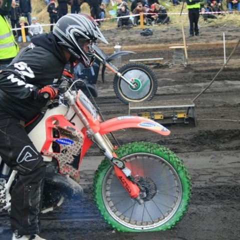 crop-05.09.2009_733__large_