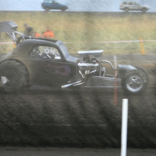 crop-05.09.2009_700__large_