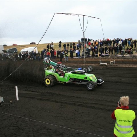 crop-05.09.2009_787__large_