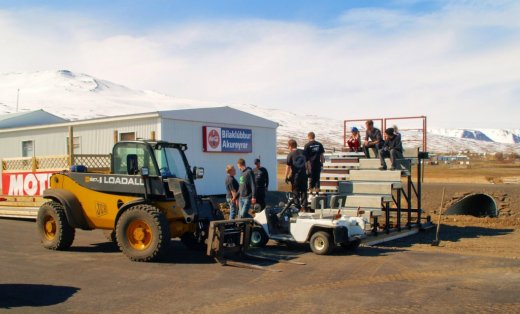 966850_525707160819388_190605430_o