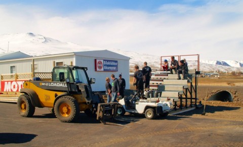 966850_525707160819388_190605430_o