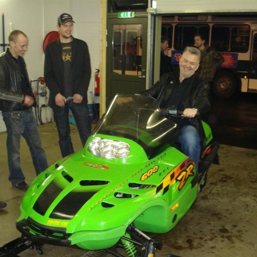 crop-08.04.2009_y_071__large_