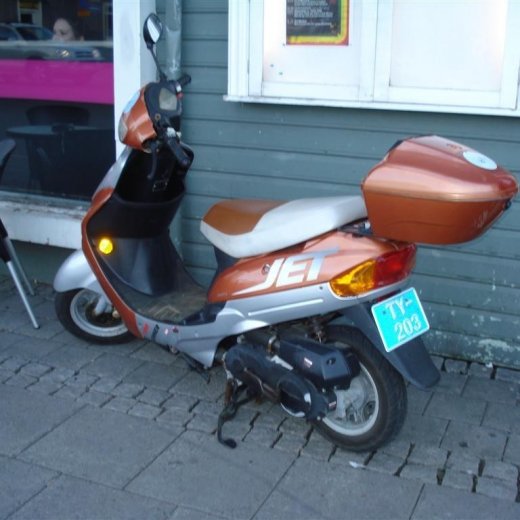 crop-9.06.09_011__large_