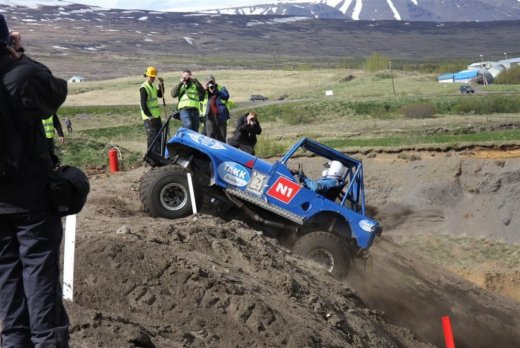 30.mai.2009binnischi_th_415__large_