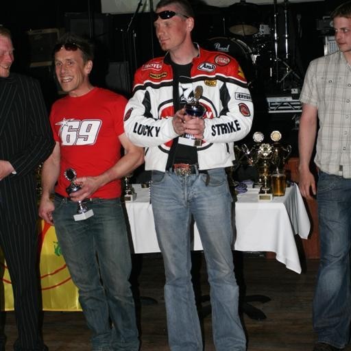 crop-sjallasandur_31._mai_verdlaunaafhending_027__large_