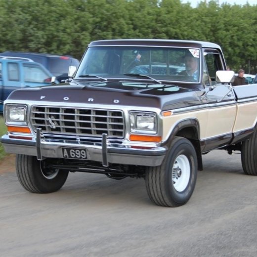 crop-2010_b_ladagar_385__large_