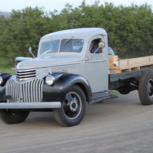 crop-2010_b_ladagar_400__large_