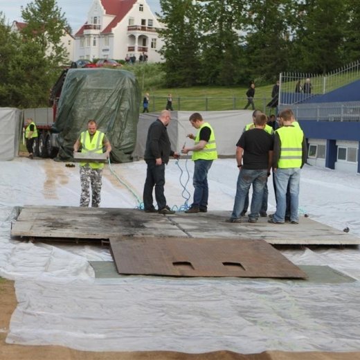 crop-2010_b_ladagar_655__large_