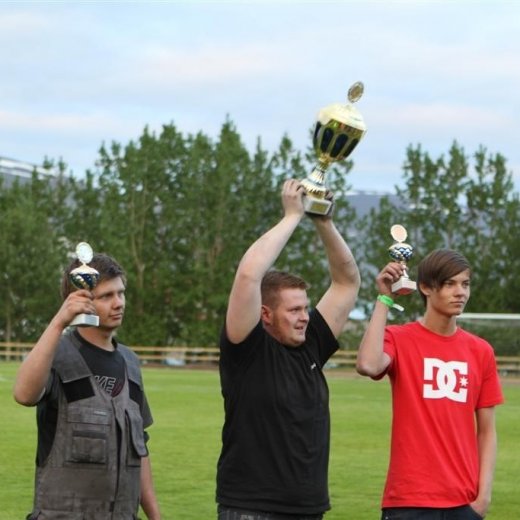 crop-2010_b_ladagar_982__large_