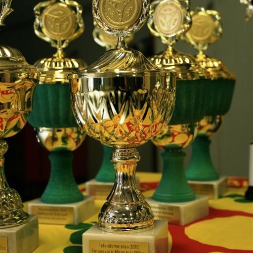 crop-11.12.10_009__large_