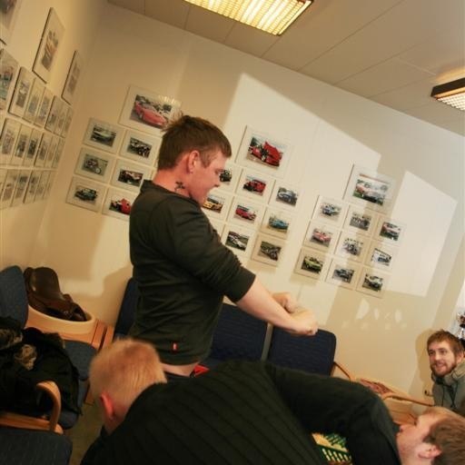 crop-11.12.10_115__large_