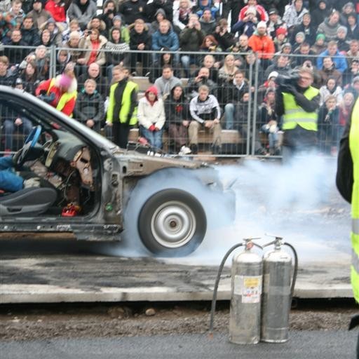 crop-2011_ba_2172__large_