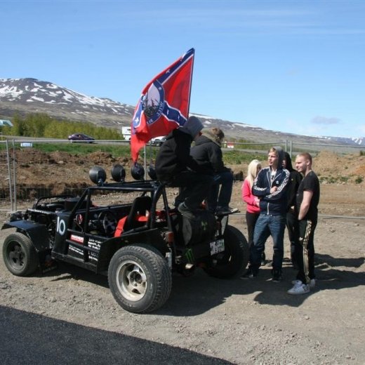 crop-2011_b_ladagar_187__large_