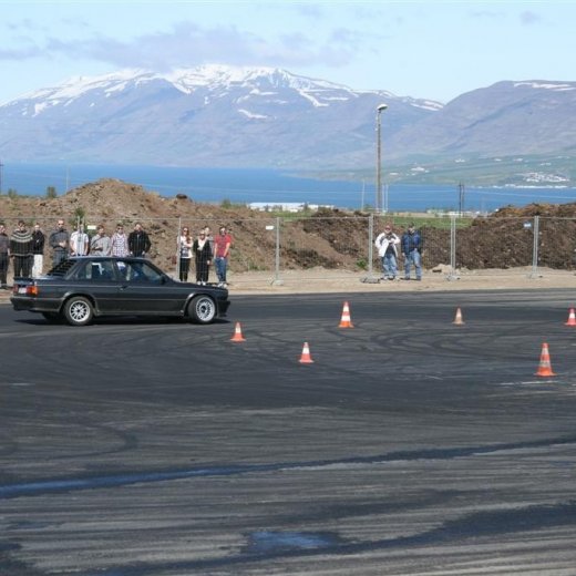 crop-2011_b_ladagar_210__large_