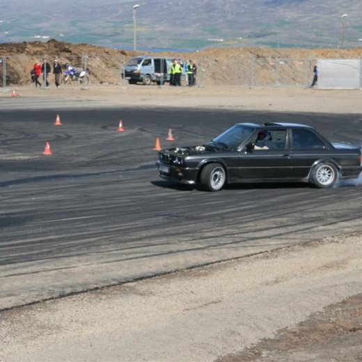 crop-2011_b_ladagar_216__large_