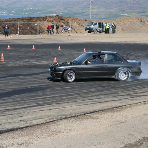 crop-2011_b_ladagar_217__large_