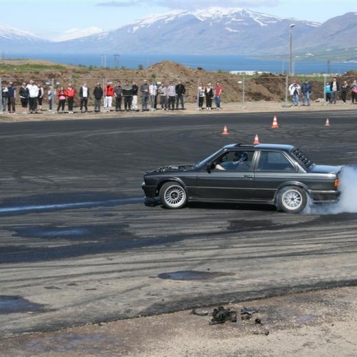 crop-2011_b_ladagar_219__large_