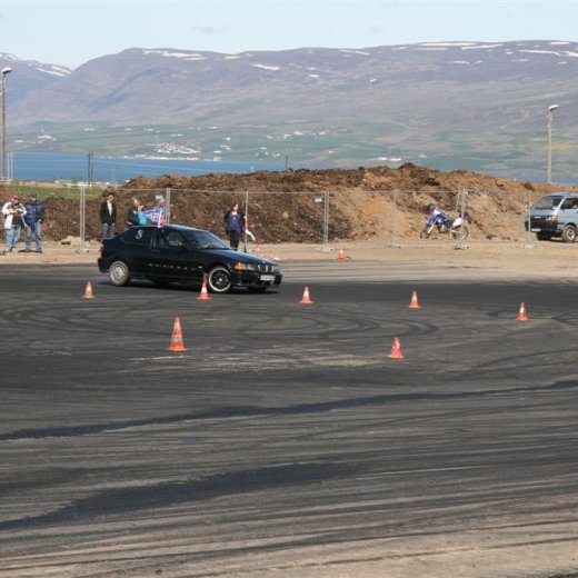 crop-2011_b_ladagar_230__large_