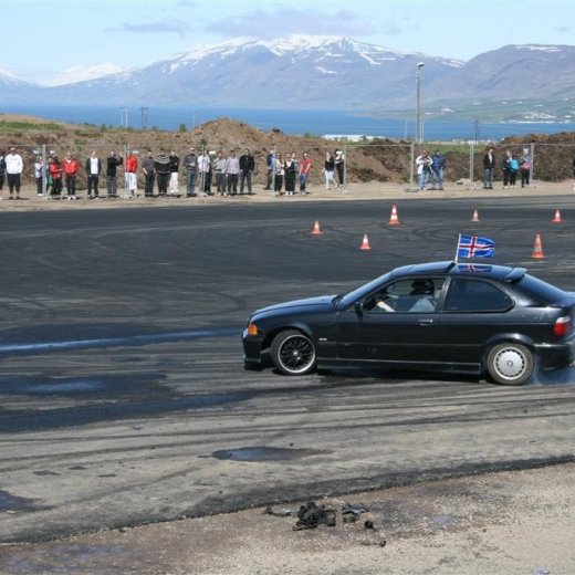 crop-2011_b_ladagar_237__large_