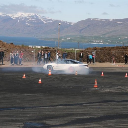 crop-2011_b_ladagar_242__large_