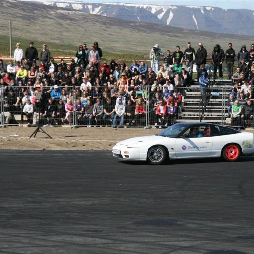 crop-2011_b_ladagar_253__large_