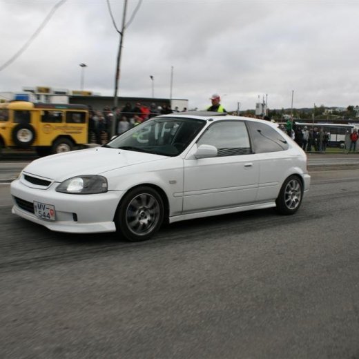 crop-2011_ba_2861__large_