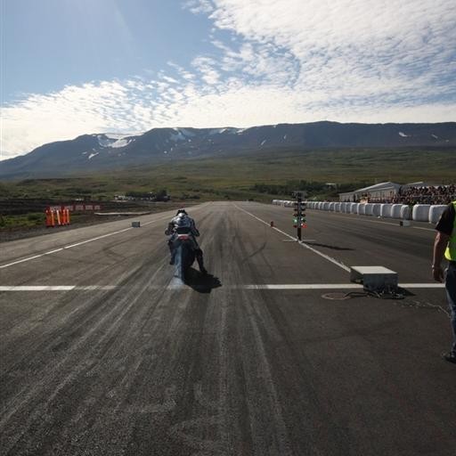 crop-091-img_4772__large_