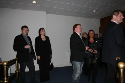 197072_4601690727689_83526889_n