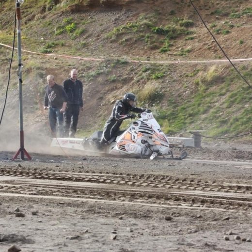 crop-img_9352__large_