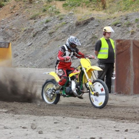 crop-img_9454__large_