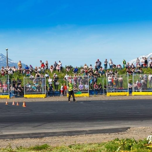 crop-13466490_1626791734302591_2673165958473900446_n-1