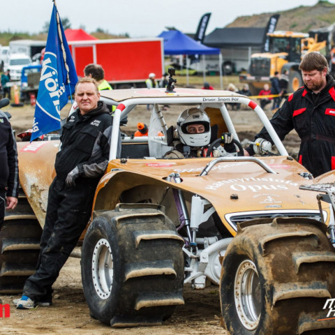 crop-14086272_1656460101335754_2105521764416839836_o