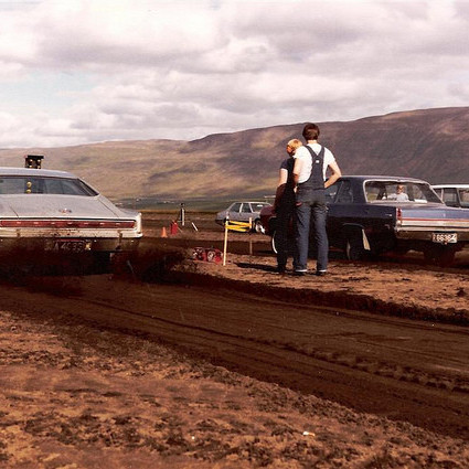 crop-6584759945_20f324abfc_z