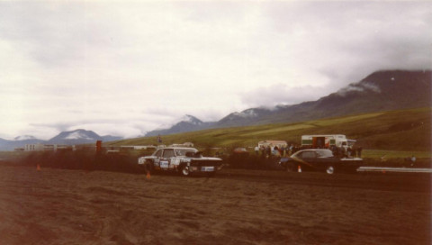 5761387022_a360496270_b